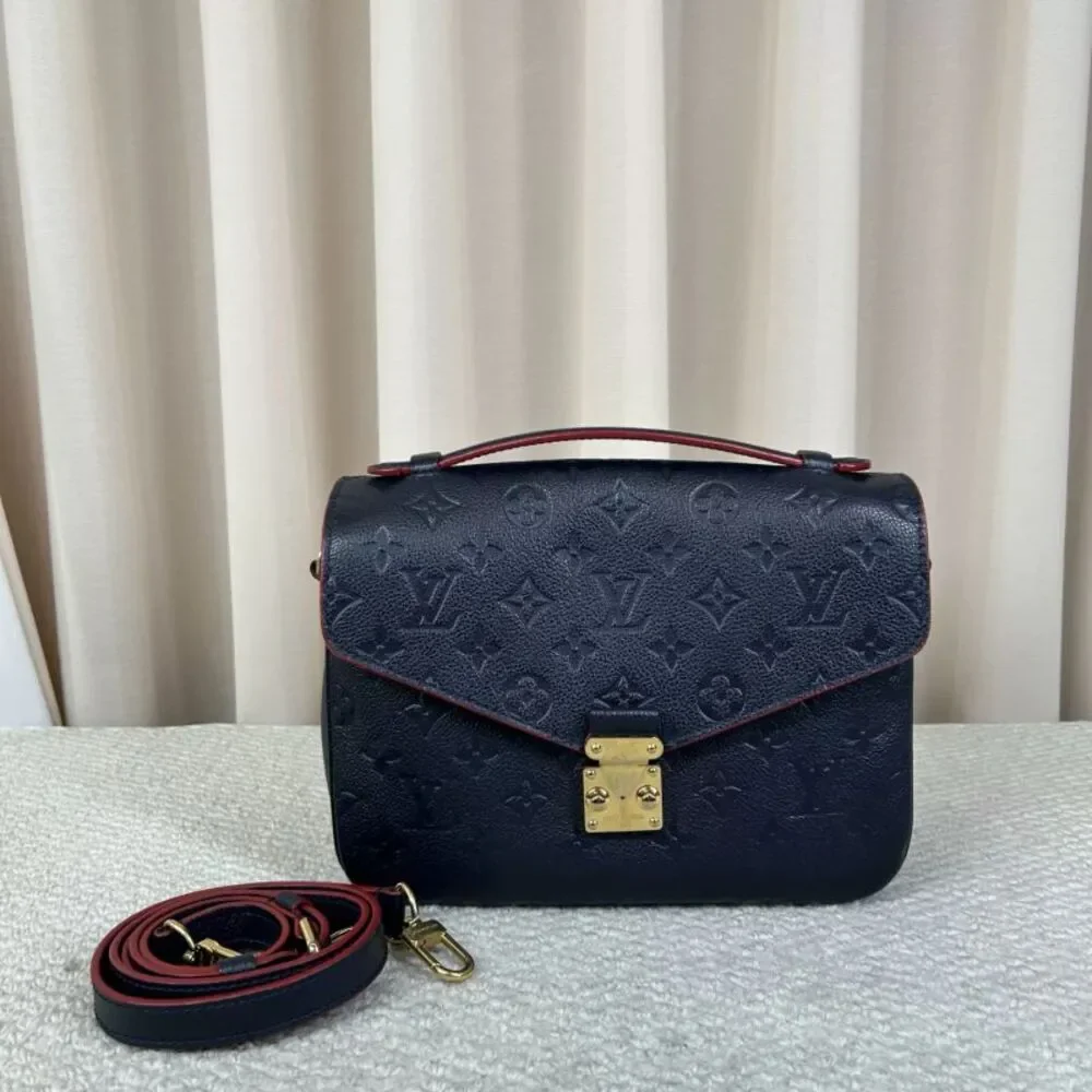 Louis Vuitton Women Pre-Loved Bag Very Good Condition